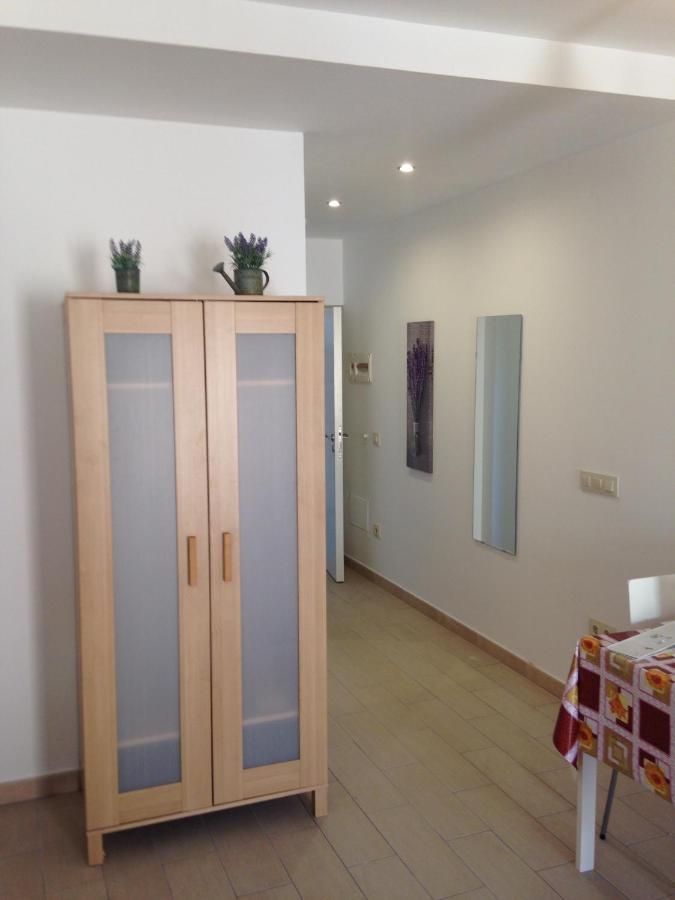 Fonda Comerc Estudio Doble Torroella De Montgri Exterior photo